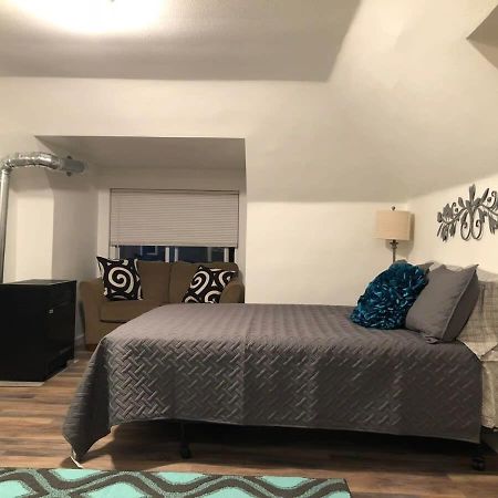Unwind In A Bright Comfortable Apartment For 3 Питсбърг Екстериор снимка