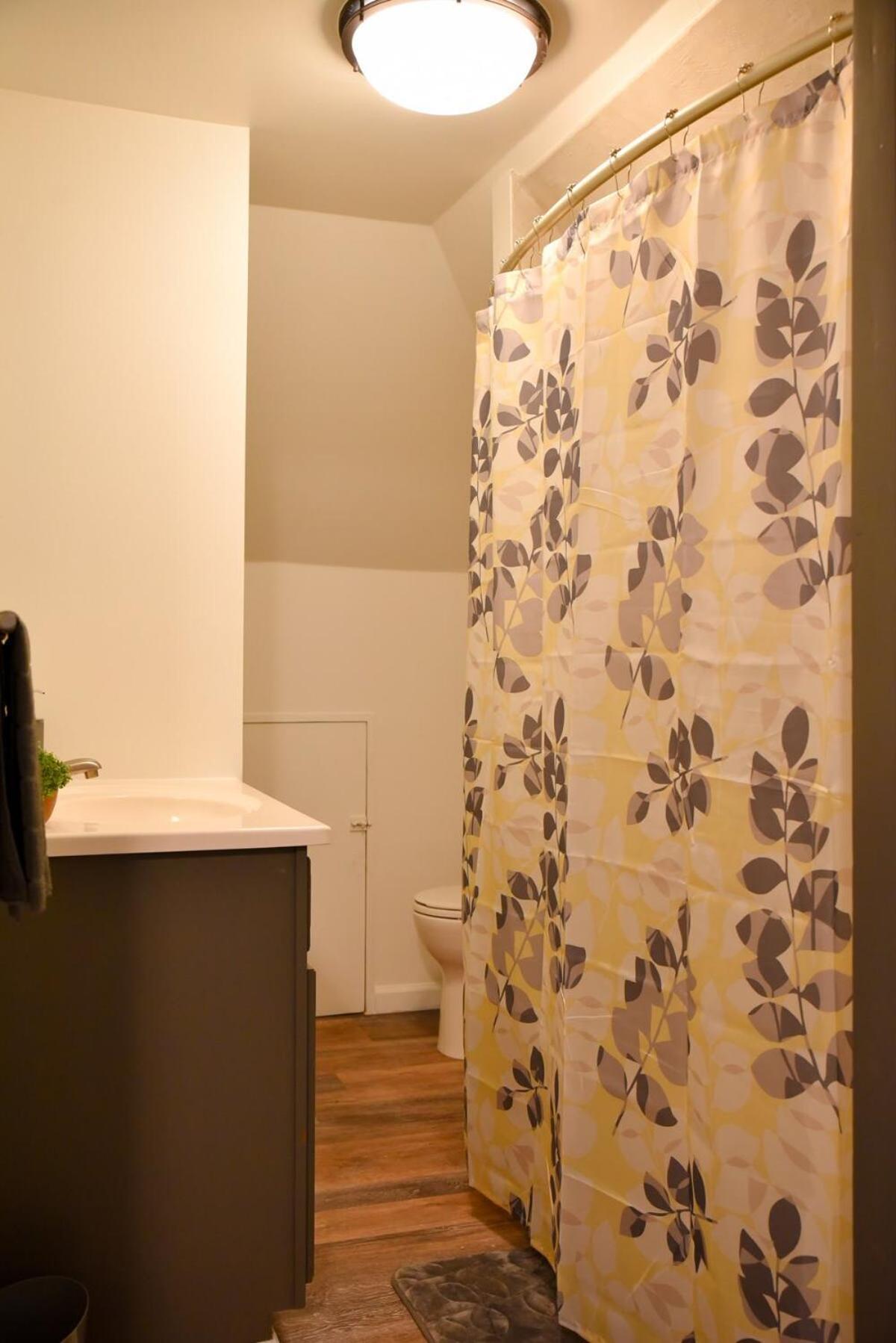 Unwind In A Bright Comfortable Apartment For 3 Питсбърг Екстериор снимка