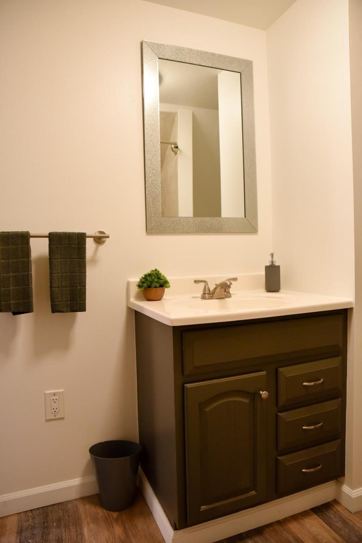 Unwind In A Bright Comfortable Apartment For 3 Питсбърг Екстериор снимка