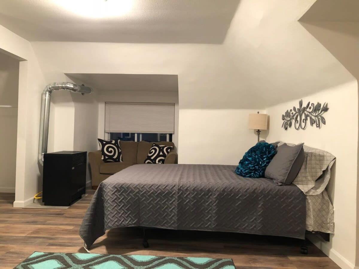 Unwind In A Bright Comfortable Apartment For 3 Питсбърг Екстериор снимка