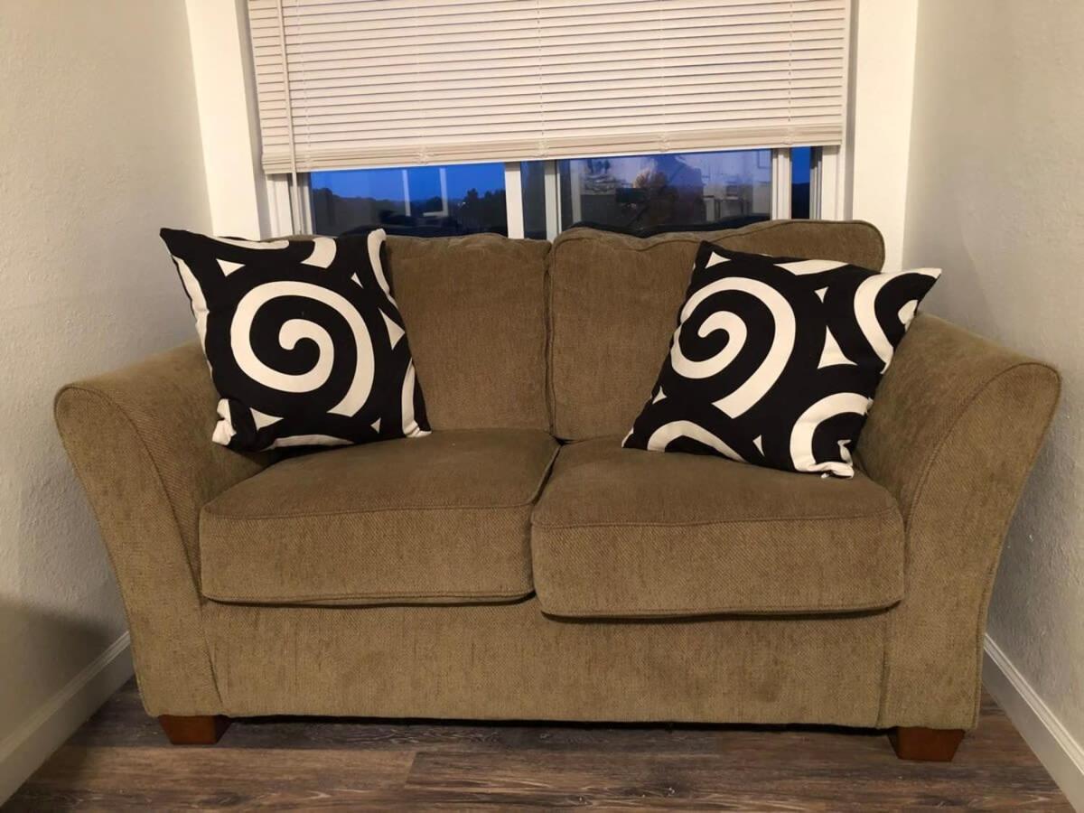 Unwind In A Bright Comfortable Apartment For 3 Питсбърг Екстериор снимка
